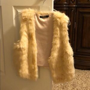 Cropped fur vest
